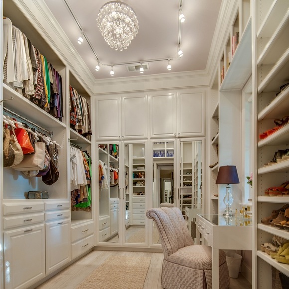 Meet your Posher, Charlène - Picture 1 of 1